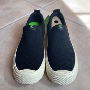 Cariuma Black Knit Slip On Size 8.5